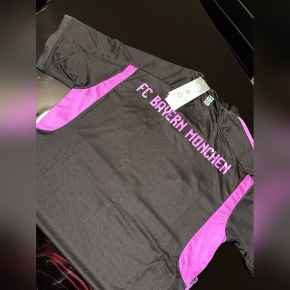 Soccer shirts - Picture 7 of 16